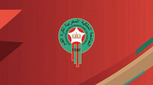 الجامعة توقف كاتبا عاما مدى الحياة