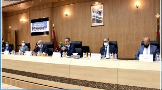 مجلس جهة الداخلة – وادي الذهب يصادق على اتفاقيتي شراكة للربط الكهربائي بكلفة 225 مليون درهم