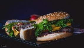باحثون يكشفون سر إنتاج “برغر” نباتي بنكهة اللحم