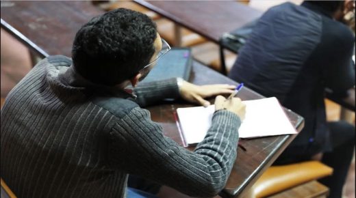 كلية الحقوق بفاس تشرع في اعتماد التوقيع الإلكتروني لإصدار وثائق الطلبة