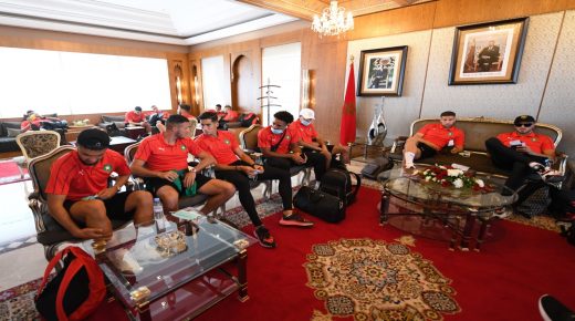 انقلاب عسكري في غينيا واتصالات جارية لتأمين عودة بعثة المنتخب المغربي إلى أرض الوطن سالمة (صور)