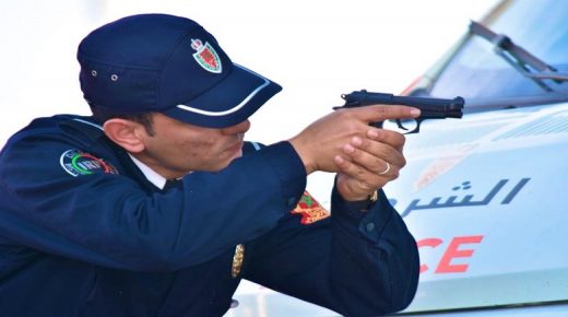 وجدة: مفتش شرطة يطلق رصاصة تحذيرية لإيقاف شخص هدد سلامة المواطنين بالسلاح الأبيض