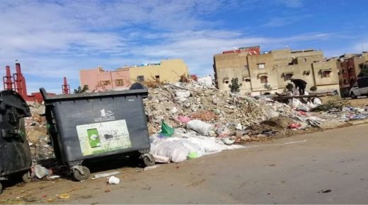 تراكم النفايات الهامدة في الأحياء يطوق عنق المجلس الجماعي للدار البيضاء