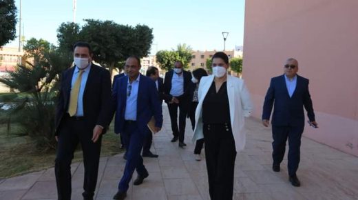 عمدة مراكش ورئيس مقاطعة المنارة يتفقدان فضاء قطب المواطن