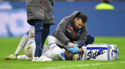 جراحة صعبة لنجم نابولي ومنتخب نيجيريا بعد “عدة كسور بالوجه”