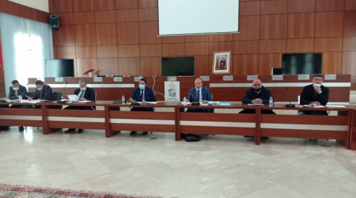 المجلس الإقليمي بتاوريرت يصادق على اللجان الدائمة بالاجماع