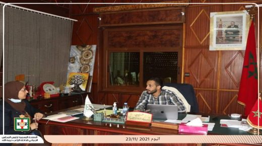 رئيس المجلس الجماعي للداخلة يعقد إجتماعا لإيجاد حلول لمشكل الإنقطاعات المتكررة للماء