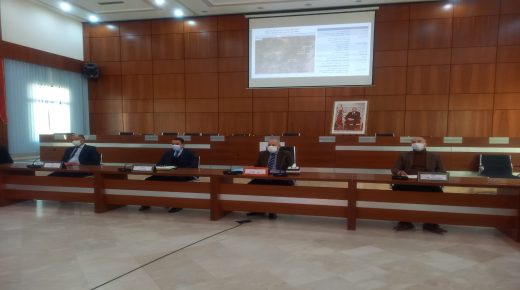 عامل الاقليم يترأس بمقر عمالة تاوريرت اللجان الاقليمية لتنمية البشرية