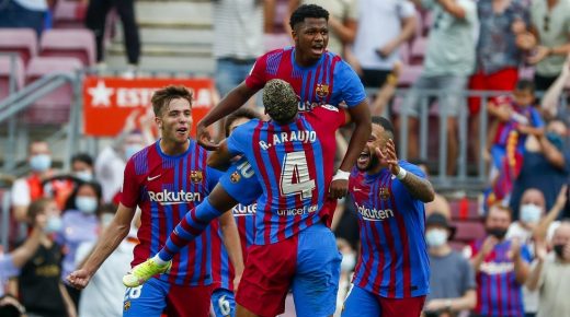 كورونا يضرب من جديد نادي برشلونة