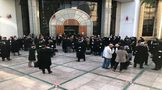 محامون يتجهون للتصعيد ضد الزامية جواز التلقيح ويدعون لمقاطعة المحاكم