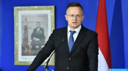 وزير الخارجية الهنغاري يبرز دور المغرب كبلد “محوري” في محاربة الهجرة السرية