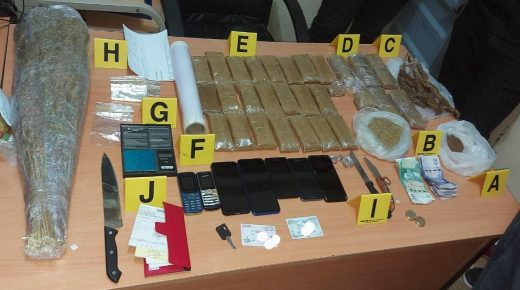 وجدة: توقيف شخص بحوزته 2174 غراما من مخدر الشيرا و661 غراما من مادة الكيف