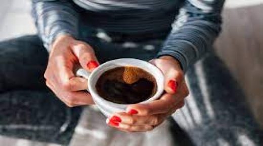 لماذا يميل البعض إلى شرب قهوة سوداء؟ تفسير طبي يفك اللغز
