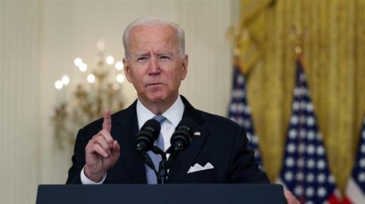 بايدن يهدد بعقوبات مباشرة على “بوتن” إذا غزت روسيا أوكرانيا￼