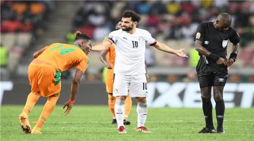 ملعب مواجهة مصر وكوت ديفوار يثير الجدل.. والسفير المصري يعلق￼