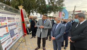 إقليم الناظور: شكيب بنموسى يتفقد مؤسسات تعليمية ويقف على تجربة تدريس الأمازيغية (صور)