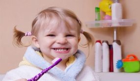 دراسة تكشف علاقة الفم الصحي بقلب طفلك
