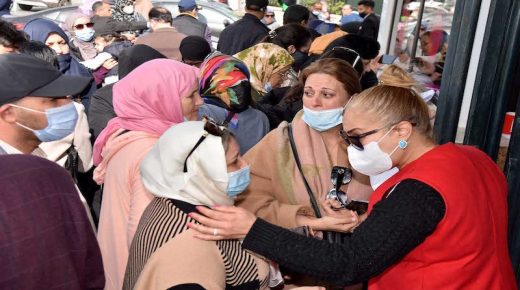 المواطنون الأوكرانيون بالمغرب ينظمون وقفة احتجاجية أمام السفارة الروسية بالمغرب