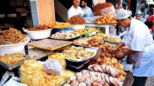 وزارة الداخلية تؤكد أنحجم المخزونات والكميات المرتقب توفيرها وتوزيعها خلال رمضان كافية