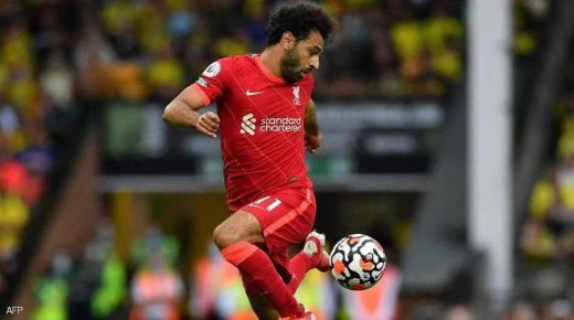 المفاوضات بين محمد صلاح وفريقه ليفربول الإنجليزي في تعقيدات بسبب مطالب صلاح المادية