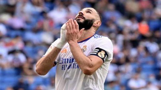 كريم بنزيما: صيام شهر رمضان لا يؤثر على مستواه، بل يعطيه “شعورا رائعا”.