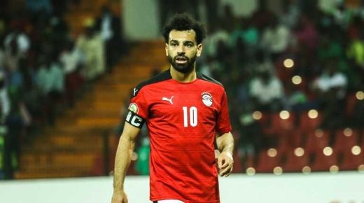 محمد صلاح يؤكد استمراره في صفوف “الريدز”