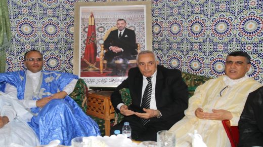 جلالة الملك يعزي أسرة “بشر ولد حيدار” إثر وفاة والدهم.