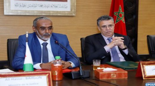 وهبي يجري مباحثات مع نظيره الجيبوتي في اطار وضع آليات للتعاون المشترك في مجال العدالة وتدبير المرفق القضائي.