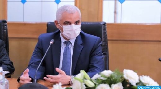 خالد آيت الطالب يؤكد تواصل المجهودات إلى تحسين وضعية الممرضات والممرضون