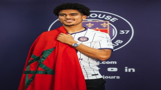أبوخلال يعبر عن سعادته بانضمامه لفريقه الجديد