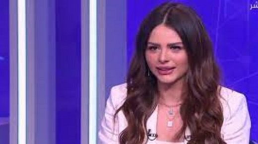 هنادى مهنا : “لو عندى تصوير بحاول أبقى ست بيت”.