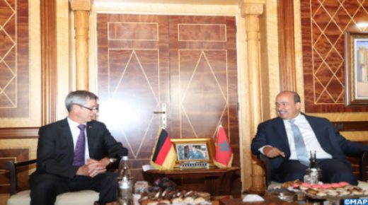 النعم ميارة يجري مباحثات مع سفير ألمانيا بالمغرب لتبادل الرؤى بخصوص عدد من القضايا الإقليمية ذات الاهتمام المشترك.