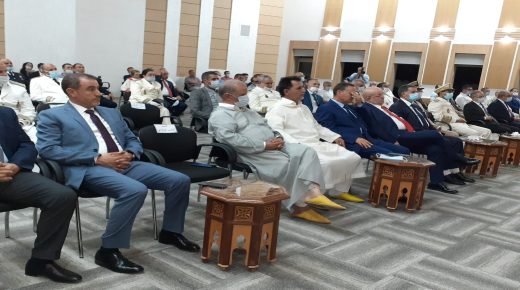 تازة: عامل إقليم تازة يترأس حفل الإنصات للخطاب الملكي السامي بمناسبة الذكرى 23 لعيد العرش المجيد