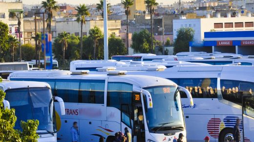 برمجة 242 قطارا من أجل تأمين تنقل المسافرين عبر التراب الوطني في فترة العيد .