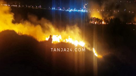 عناصر الوقاية المدنية بمدينة طنجة تتمكن من اطفاء حريق.
