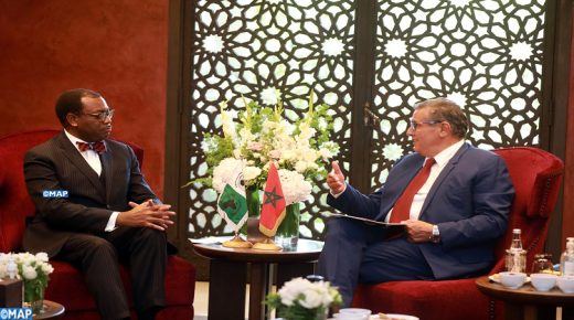 Le Chef du gouvernement, Aziz Akhannouch s’entretient avec le Président de la Banque Africaine de Développement (BAD), Akinwumi Adesina, en marge de la 14ème édition du Sommet des affaires USA-Afrique. 20072022-Marrakech