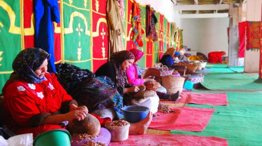 الجائحة تسببت في خسائر اقتصادية كبيرة لا سيما عند النساء.