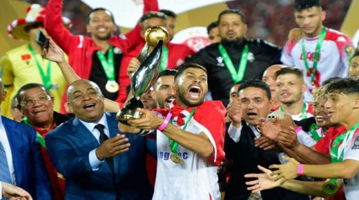 فريق الوداد يتوج بجائزة افضل فريق افريقي