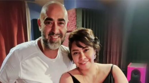شيرين عبد الوهاب تنشر  صورة جديدة مع مدير أعمالها “ميمى” وتعلق عليها: أجدع راجل فى مصر