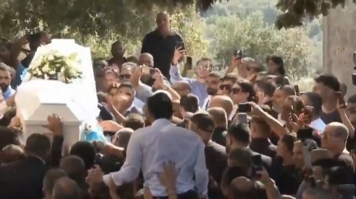 نادين ترفض الكشف عن وجه شقيقها جورج الراسى في النعش للإعلام