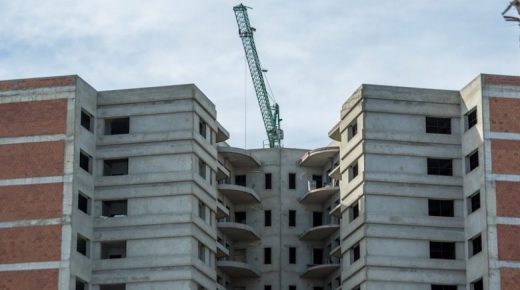 الحكومة تتجه إلى التخلي عن الإعفاءات الجبائية الموجهة إلى اقتناء السكن