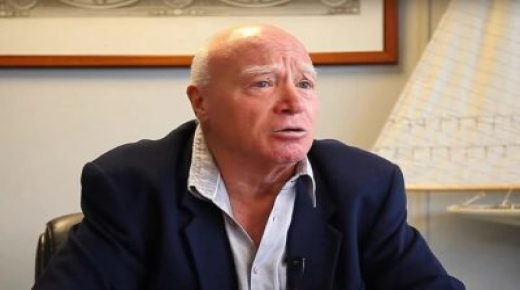 ضحايا رجل الأعمال الفرنسي جاك بوتيي في وقفة احتجاجية أمام مقر محكمة الاستئناف بمدينة طنجة