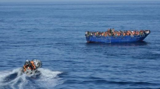 إحباط محاولة للهجرة غير النظامية لأربعة أشخاص كانوا داخل سيارتين
