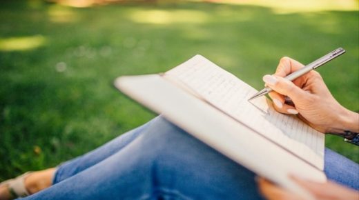 الكتابة علاج للتخلص من الماضي وآثاره