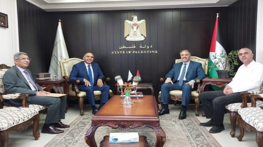 سفير المغرب لدى فلسطين يجري المشرف العام على مؤسسات الإعلام الرسمية الفلسطينية
