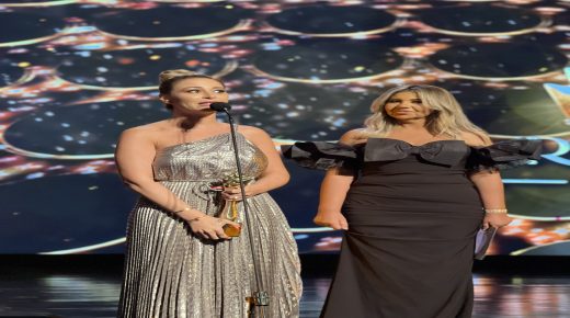 منة شلبي تحصد جائزة أفضل ممثلة عربية عن مسلسل “بطلوع الروح”
