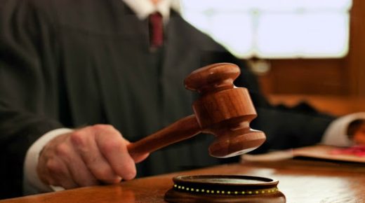 تأجيل البث في قضية الطالب الذي ضبط الأسبوع الماضي متلبسا بحيازة سواطير حديدية