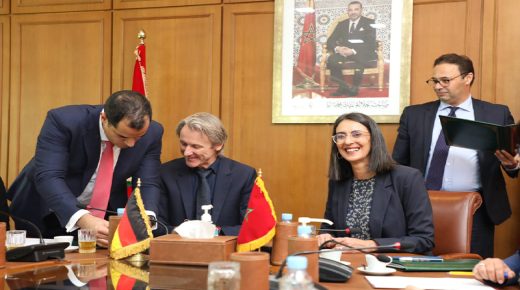 نادية فتاح توقع على عقدي تمويل لفائدة المغرب برسم المرحلة الثانية من “مشروع دعم إصلاحات النظام المالي بالمغرب”.