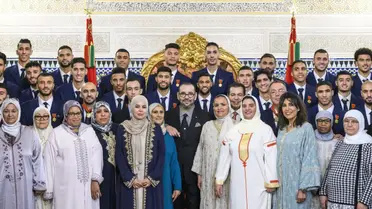 برفقة أمهاتهم.. الملك محمد السادس يستقبل لاعبي المنتخب المغربي