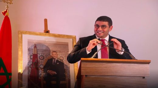 بنسعيد يترأس فعاليات حفل الجائزة الوطنية للفنون للتشكيلية